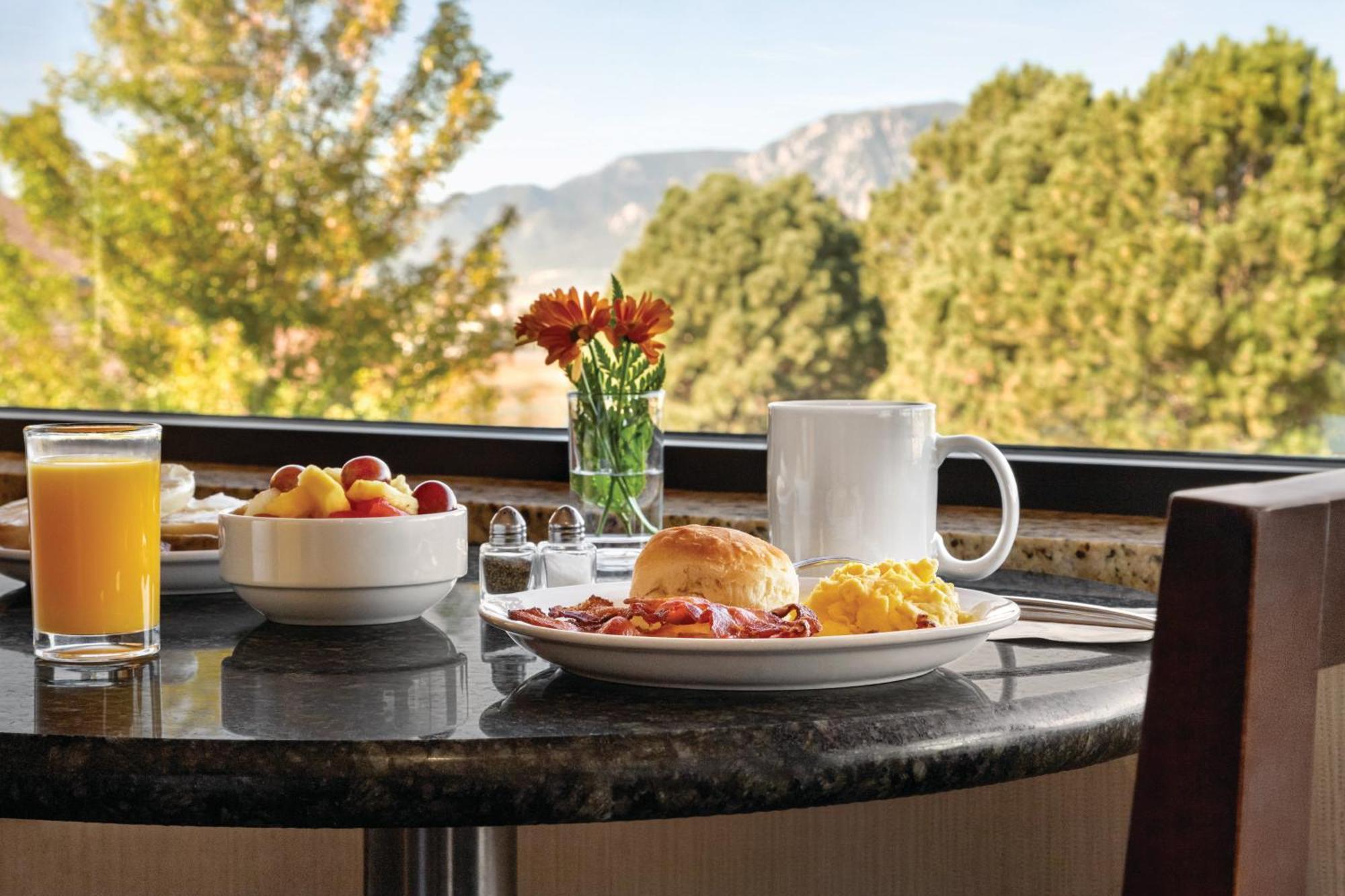 Radisson Hotel Colorado Springs Airport Kültér fotó